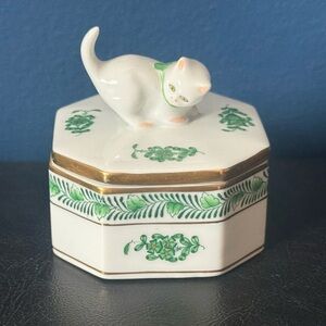 Herend Hungary Green Gold Chinese Bouquet Cat Kitten Octagonal Trinket Box